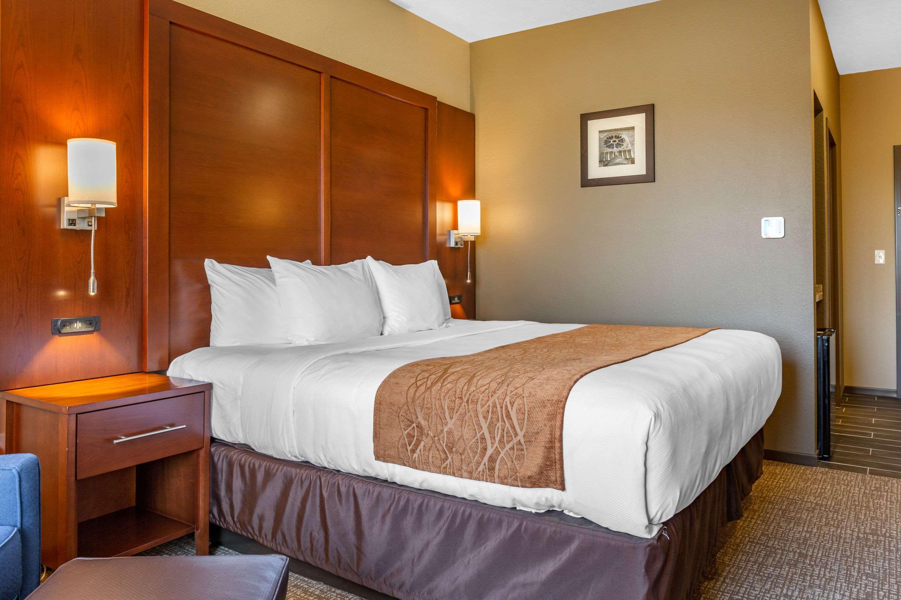 Comfort Inn & Suites Boise Airport Exterior photo