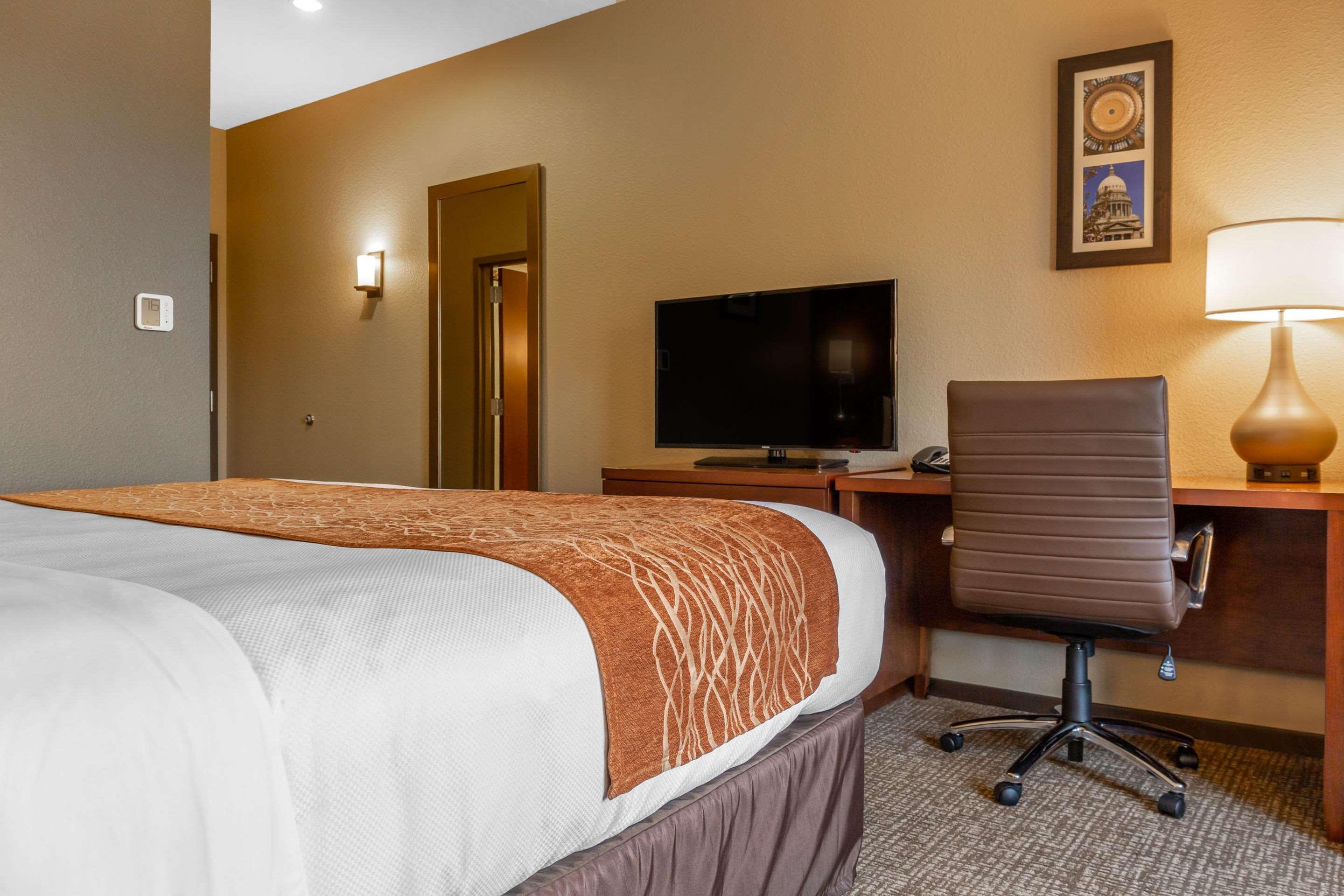 Comfort Inn & Suites Boise Airport Exterior photo