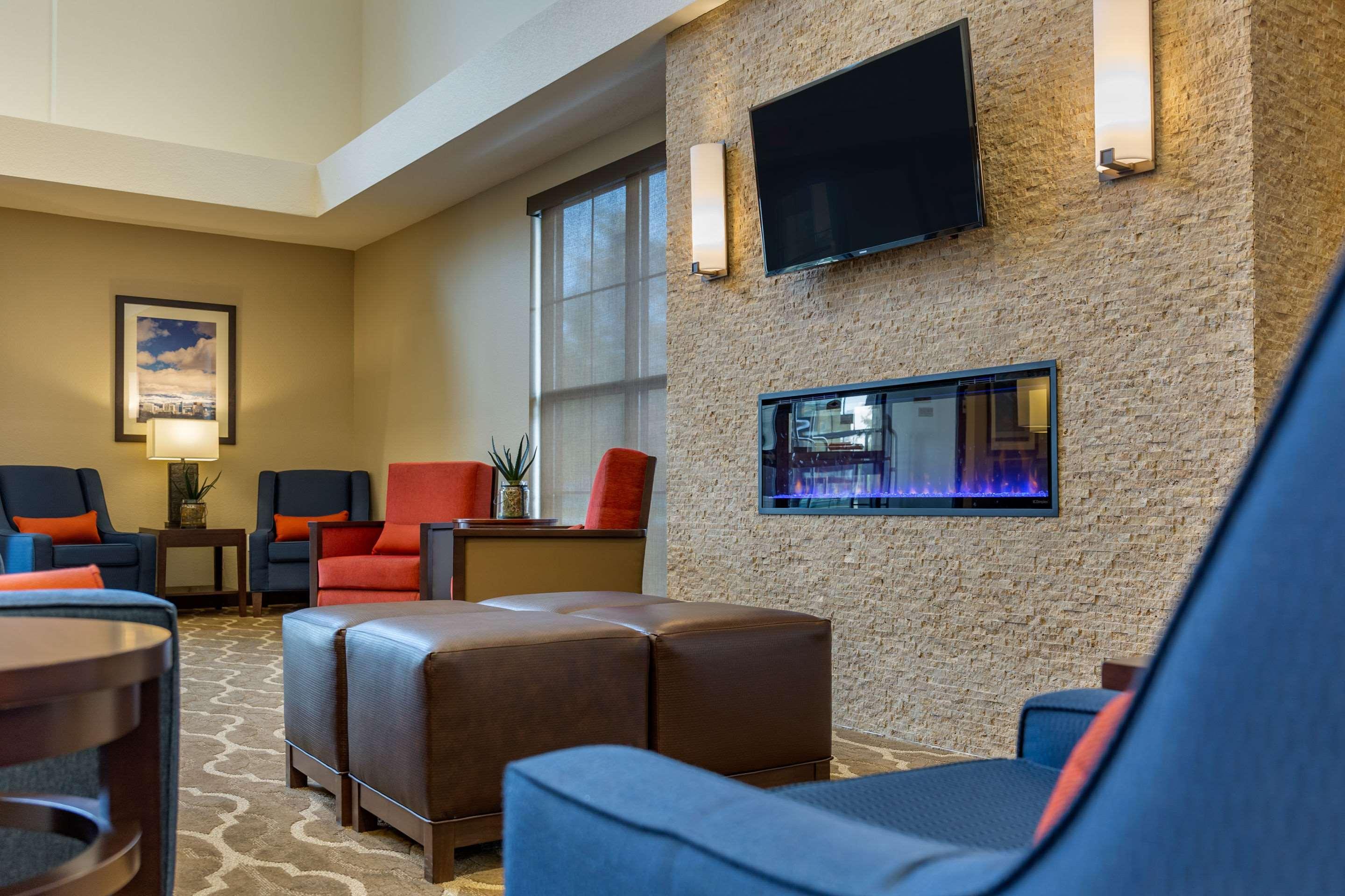 Comfort Inn & Suites Boise Airport Exterior photo