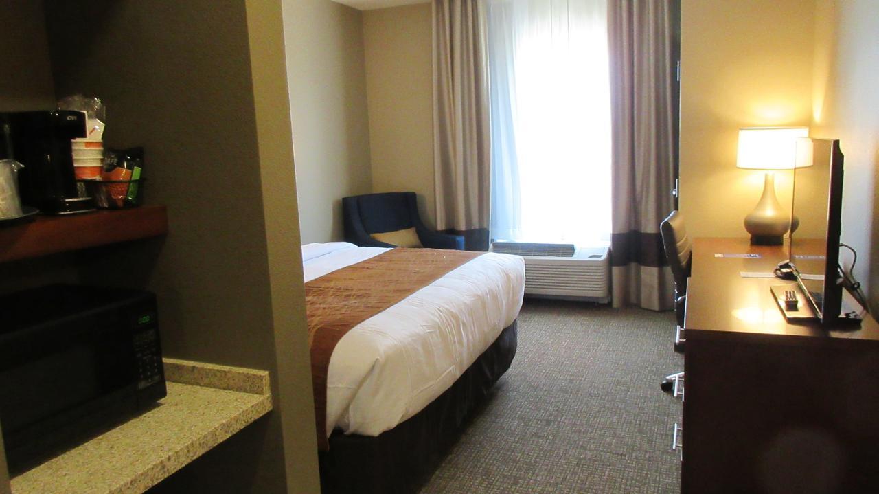Comfort Inn & Suites Boise Airport Exterior photo