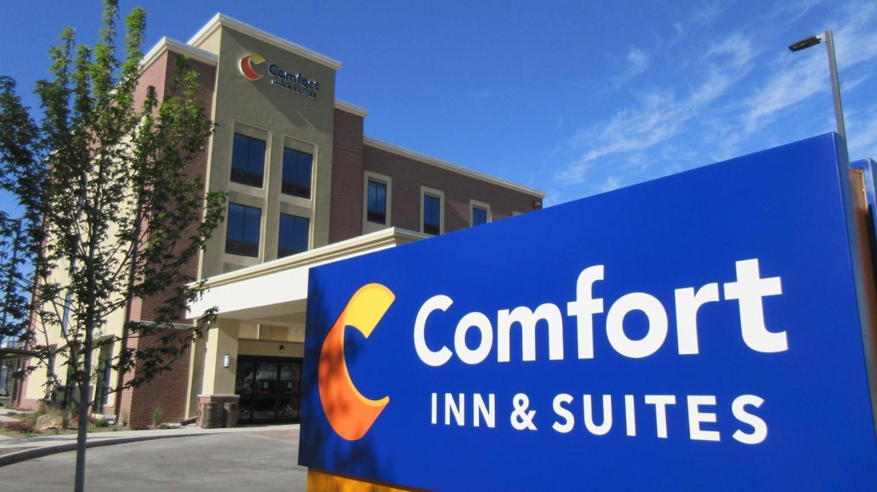 Comfort Inn & Suites Boise Airport Exterior photo